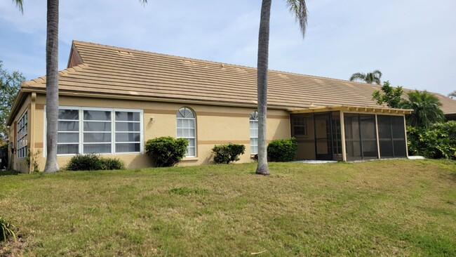 Building Photo - Annual UNfurnished renovated 2/2 villa in ...