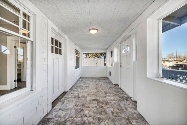 Building Photo - 1637 C St