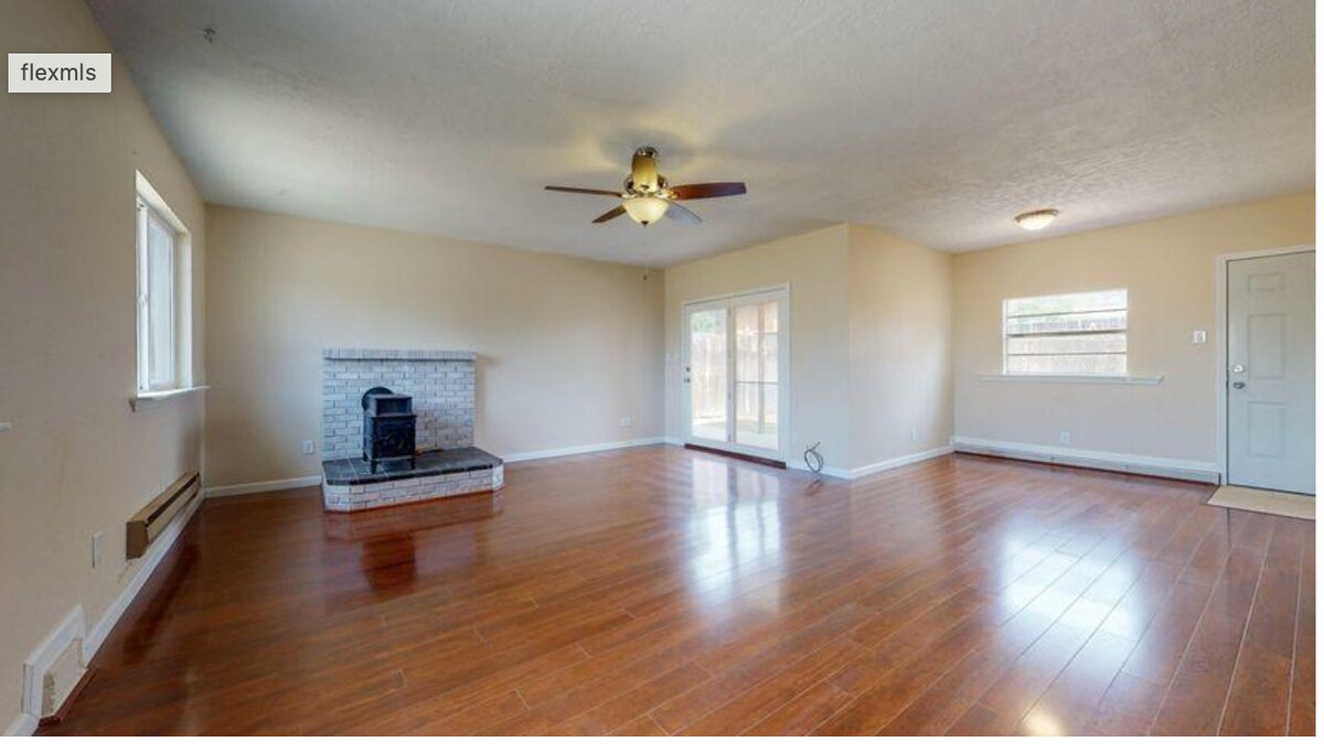 Building Photo - 12437 Grand Ct NE