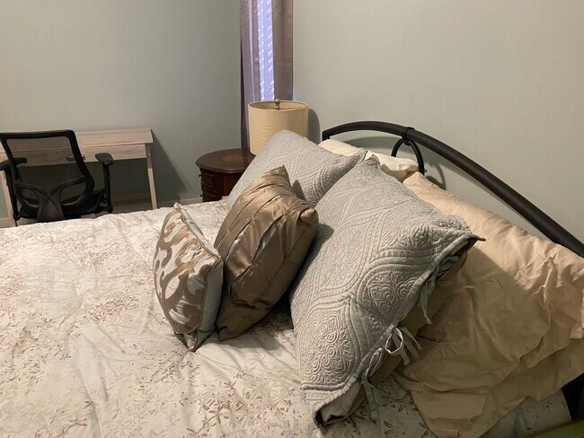 Building Photo - 217 Brendalwood Blvd