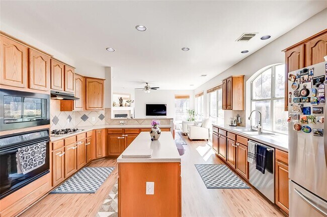 Building Photo - 9001 Sunburst Terrace