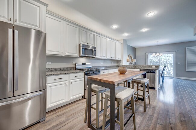 Building Photo - 201 Dorset Ave