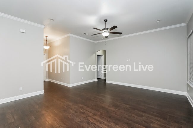 Building Photo - 612 E Parks Ave