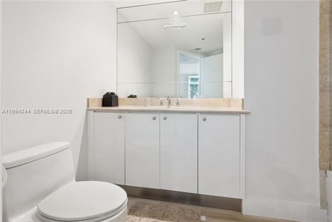 Building Photo - 901 Brickell Key Blvd