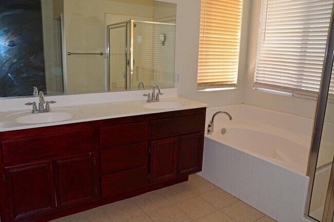 Building Photo - 12982 Dos Palmas Rd