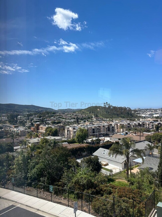 Building Photo - **Beautiful 2 bed / 2.5 bath Town Home in San Marcos - Available 08/21**
