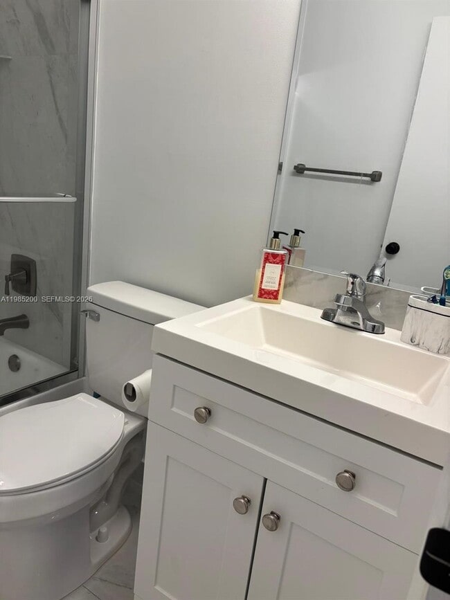 Building Photo - 133 Riviera Cir