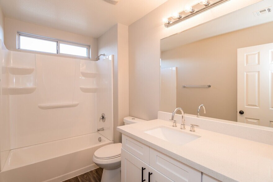 Building Photo - 6002 Aripeka St