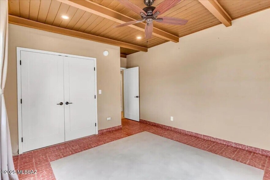 Building Photo - 720 N Palo Verde Blvd