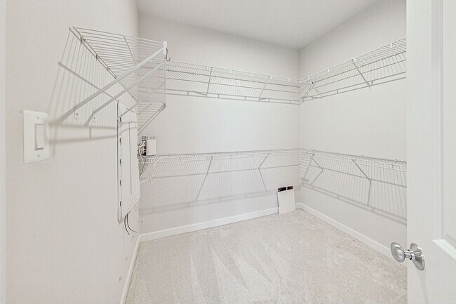 Building Photo - Contemporary 4 bedroom, 3.5 bath Open Concept Townhome!