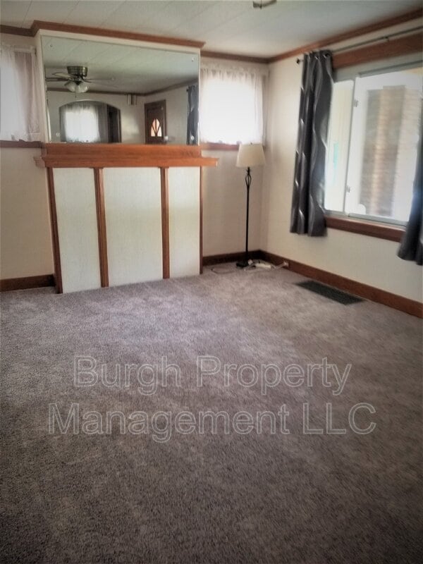 Building Photo - 944 Jackman Ave