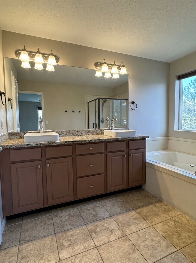 Building Photo - 9399 Koch Dr