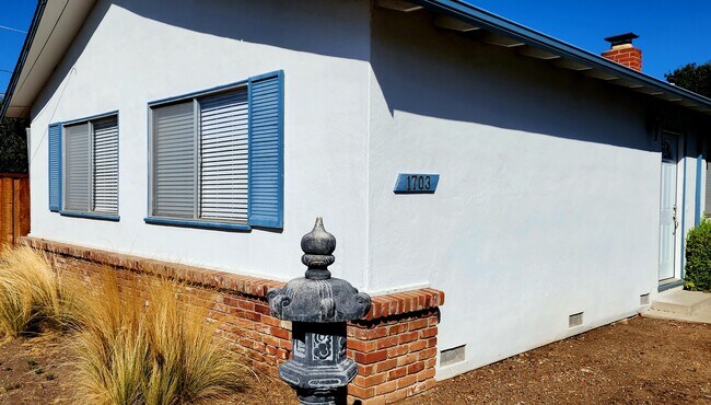 Building Photo - 1703 Marshall Ct