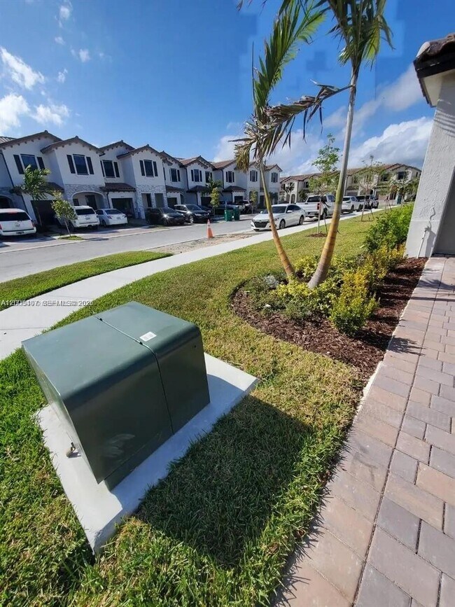 Building Photo - 11935 SW 246 Terrace