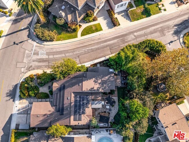 Building Photo - 5721 Tellefson Rd