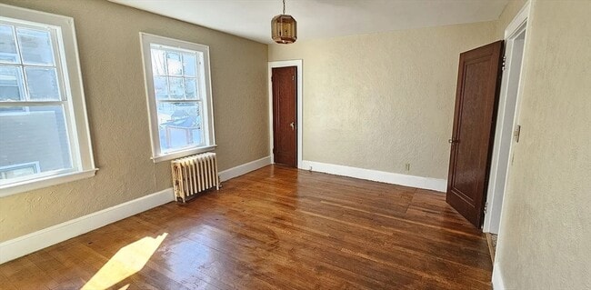 Building Photo - 1024 N Main St