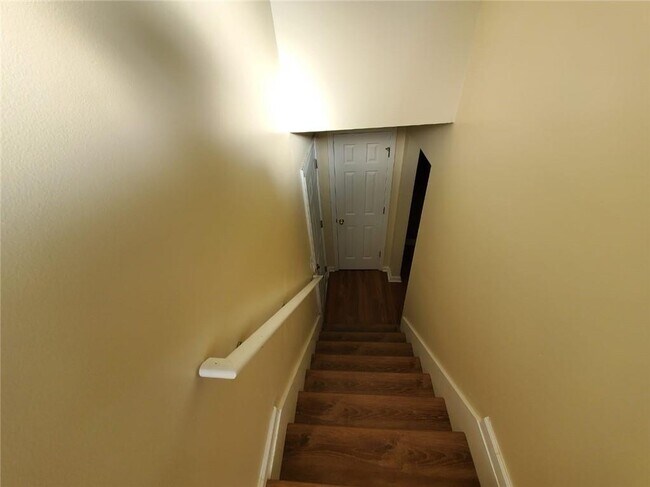 Building Photo - 5450 Twin Lakes Dr
