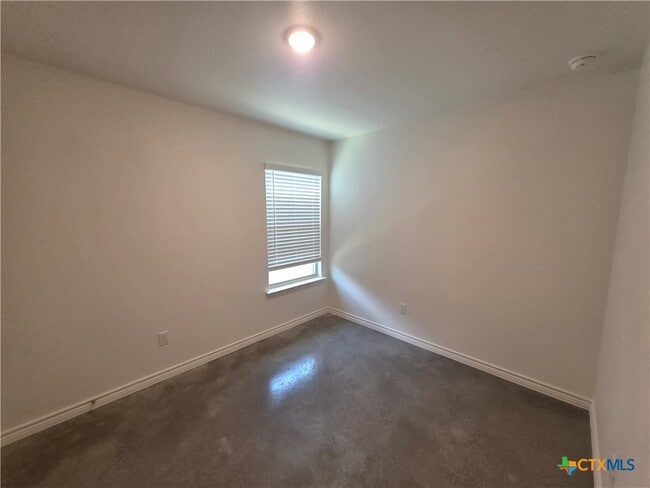 Building Photo - 1222 Concord Dr
