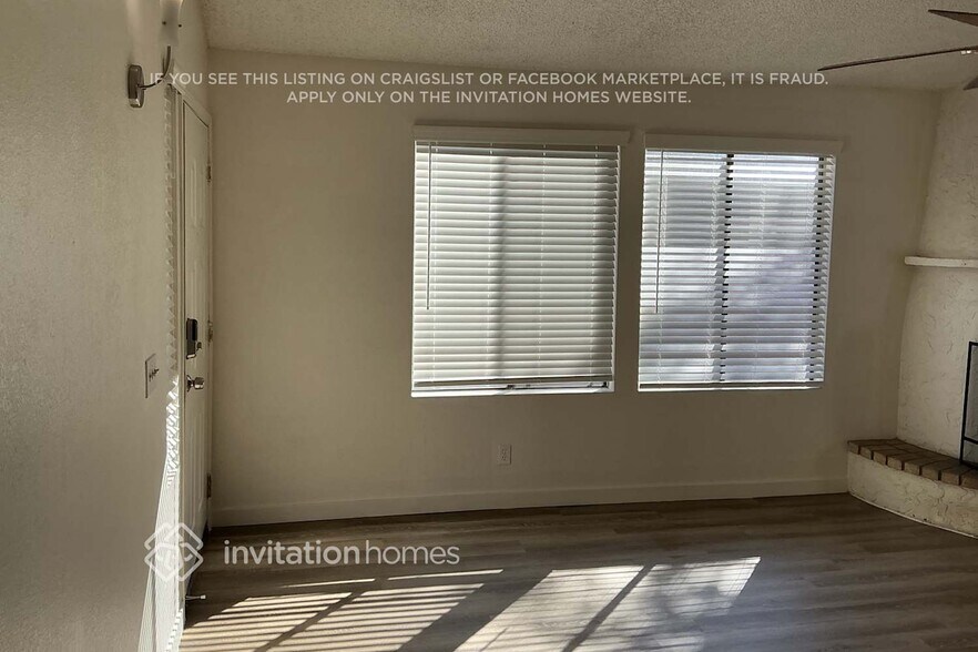 Building Photo - 921 S Val Vista Dr