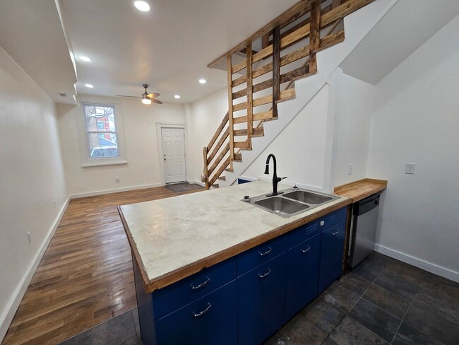 Building Photo - Be the First !  Beautifully renovated $165...