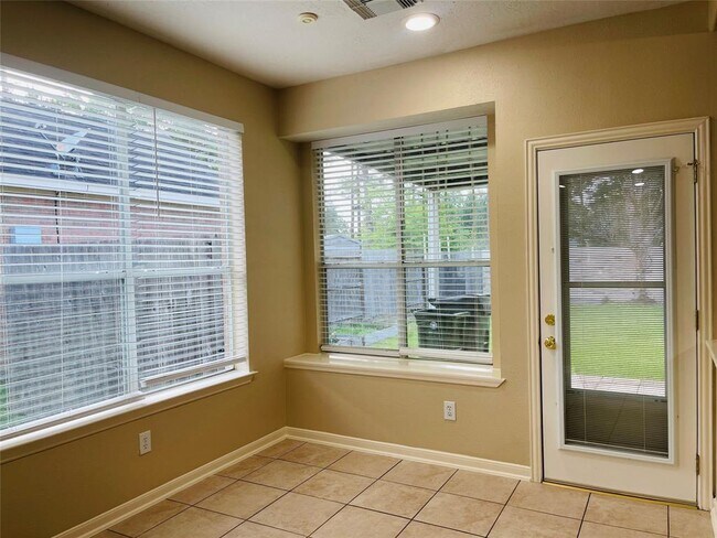 Building Photo - 14118 Millglen Ct