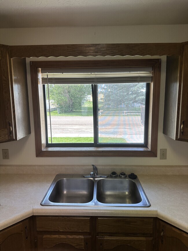 Building Photo - 202 Fern Ln