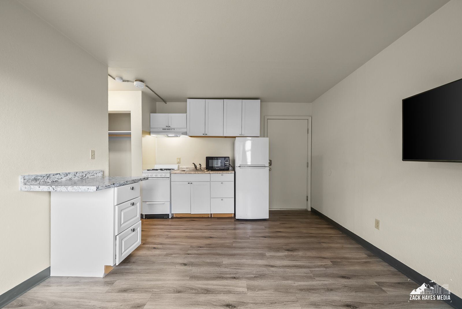 Building Photo - 618 Gambell St