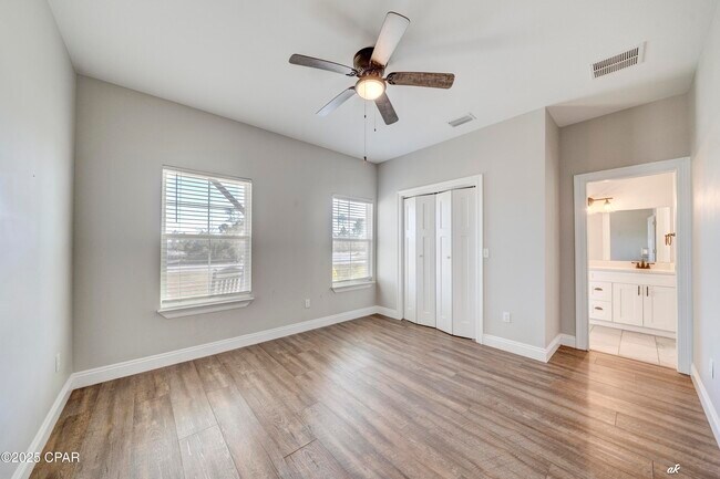 Building Photo - 742 Vista del Sol Ln