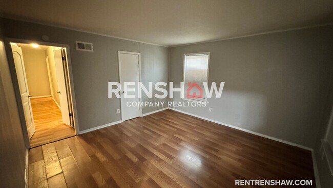 Building Photo - 381 N Manassas St