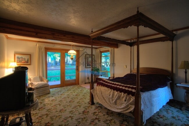 Building Photo - Move-in Special: $500 Off First Month’s Re...