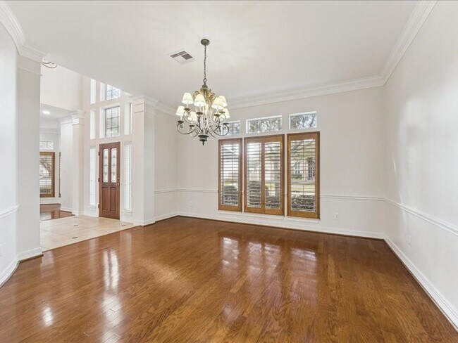 Building Photo - 11404 Island Manor St