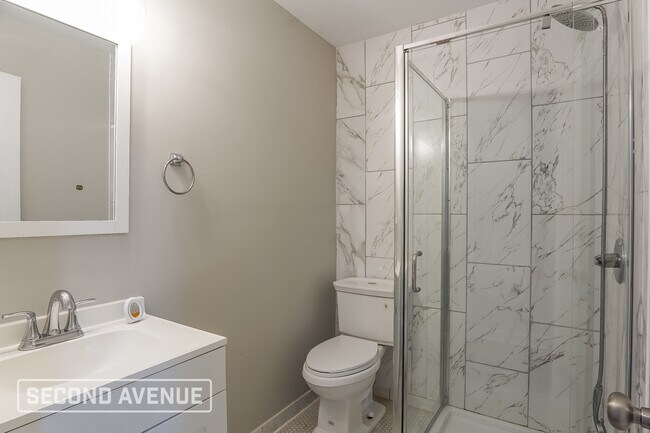 Building Photo - 325 16th Ave SW