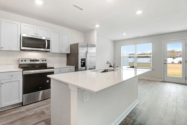 Building Photo - 156 Seymour Vlg Dr