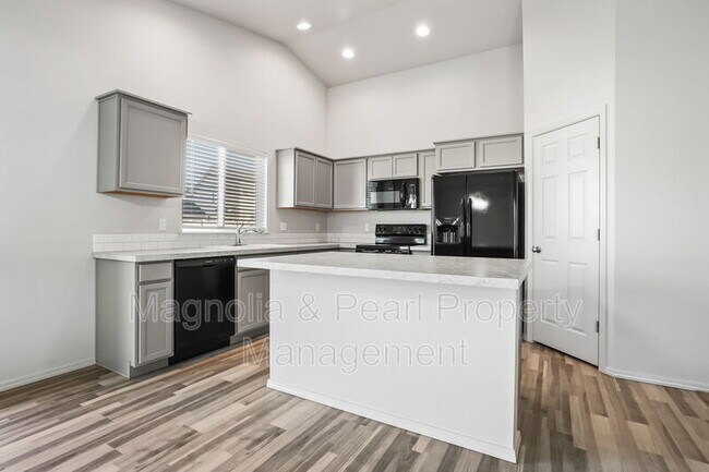 Building Photo - 17806 N Pegram Way