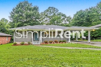 Building Photo - 1727 McKenzie Dr