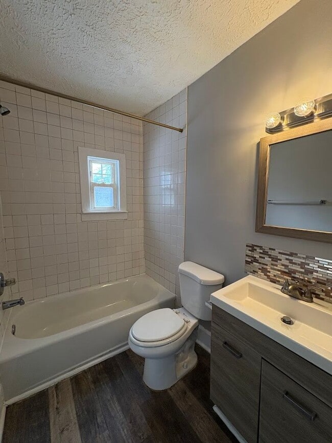 Building Photo - 729 Mallison Ave