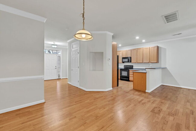 Building Photo - 2019 Soundings Cres Ct