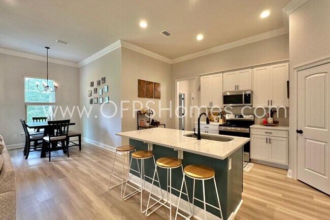 Building Photo - 4601 Jayhawk Dr