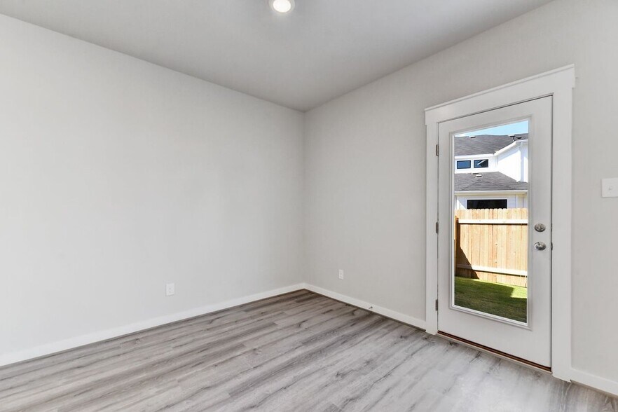 Building Photo - 252 Fieldwood Dr