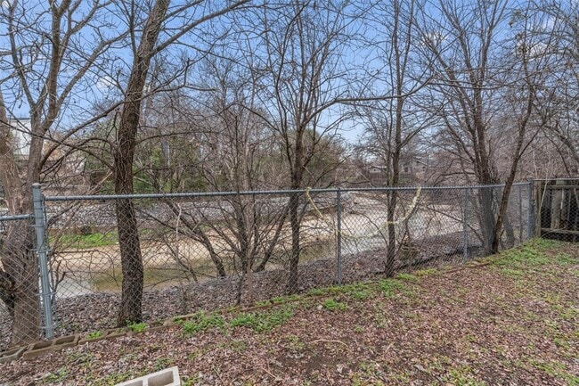 Building Photo - 1802 Webberville Rd
