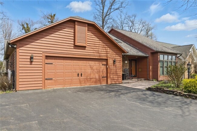 Building Photo - 112 Heather Ridge