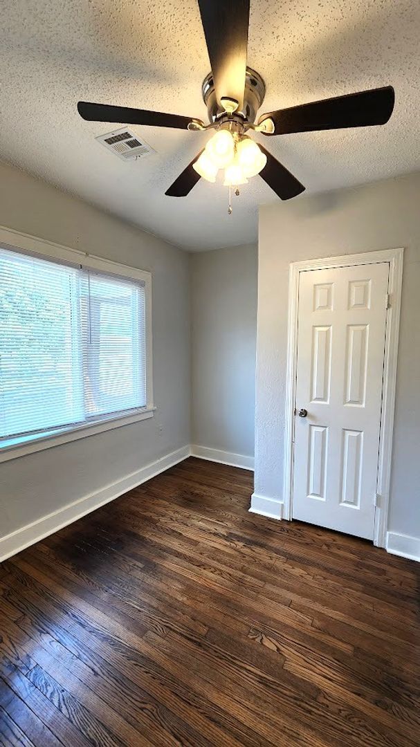 Building Photo - 2 Bed 1 Bath Duplex in the Aurora Addn NW OKC