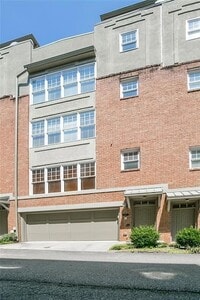 Building Photo - 1381 Parkview Ln