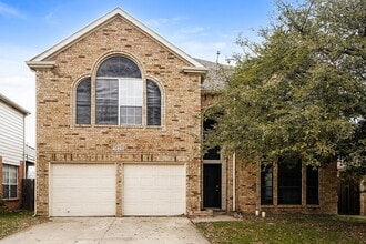 Building Photo - 2616 Lonesome Oak Dr