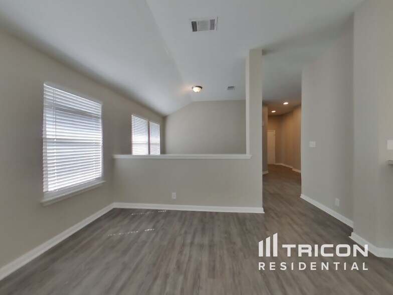 Building Photo - 8527 Rita Blanca Dr