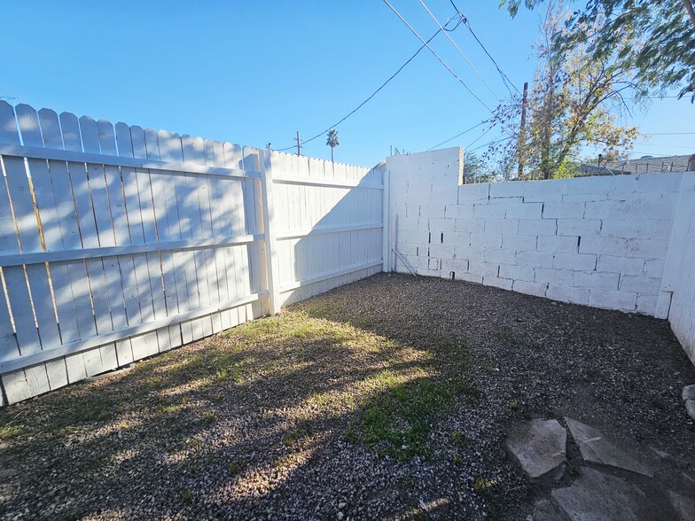 Building Photo - 1731 E Moreland St