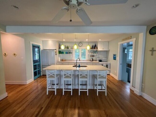 Building Photo - Waterfront Three Bedroom Two and a Half Bath