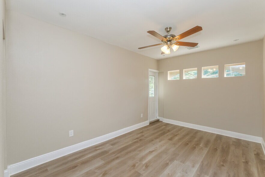 Building Photo - 623 Bellingham Pl