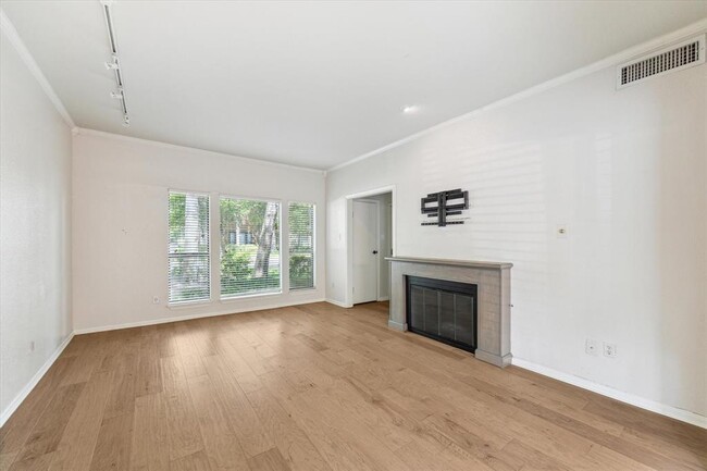 Building Photo - 11711 Memorial Dr