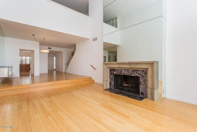 Building Photo - Marina del Rey Resort Style Living